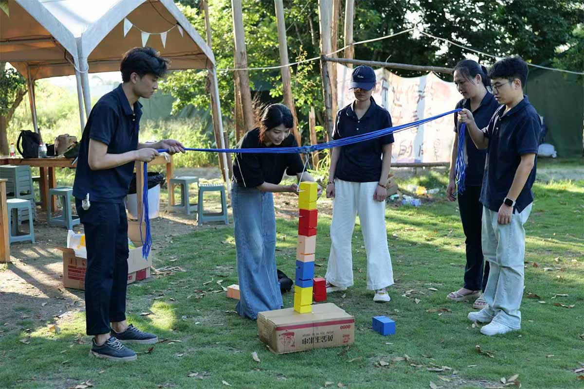 华体会签约ac米兰欢乐田园团建:烧烤飘香间,共筑团队情(图2)