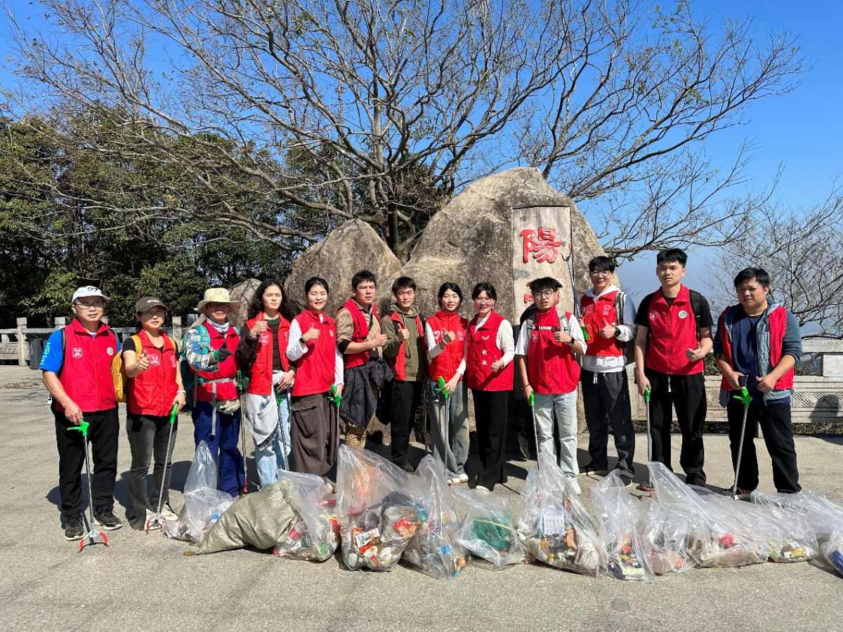 守护绿水青山,华体会签约ac米兰环保袋义工点亮阳台山(图4)